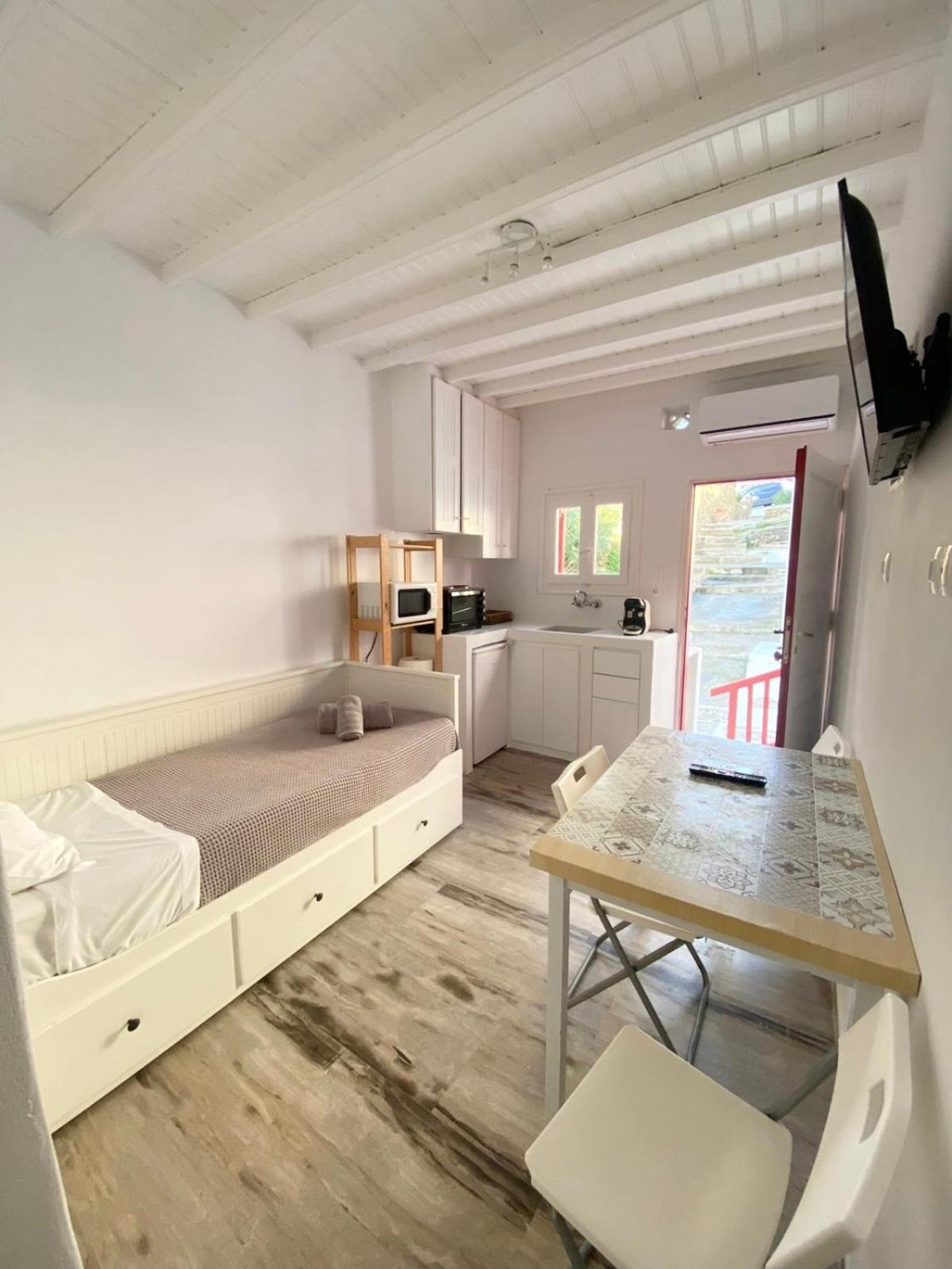 Elenitas Town House With Balcony And Sea View Leilighet Mykonos Town Eksteriør bilde